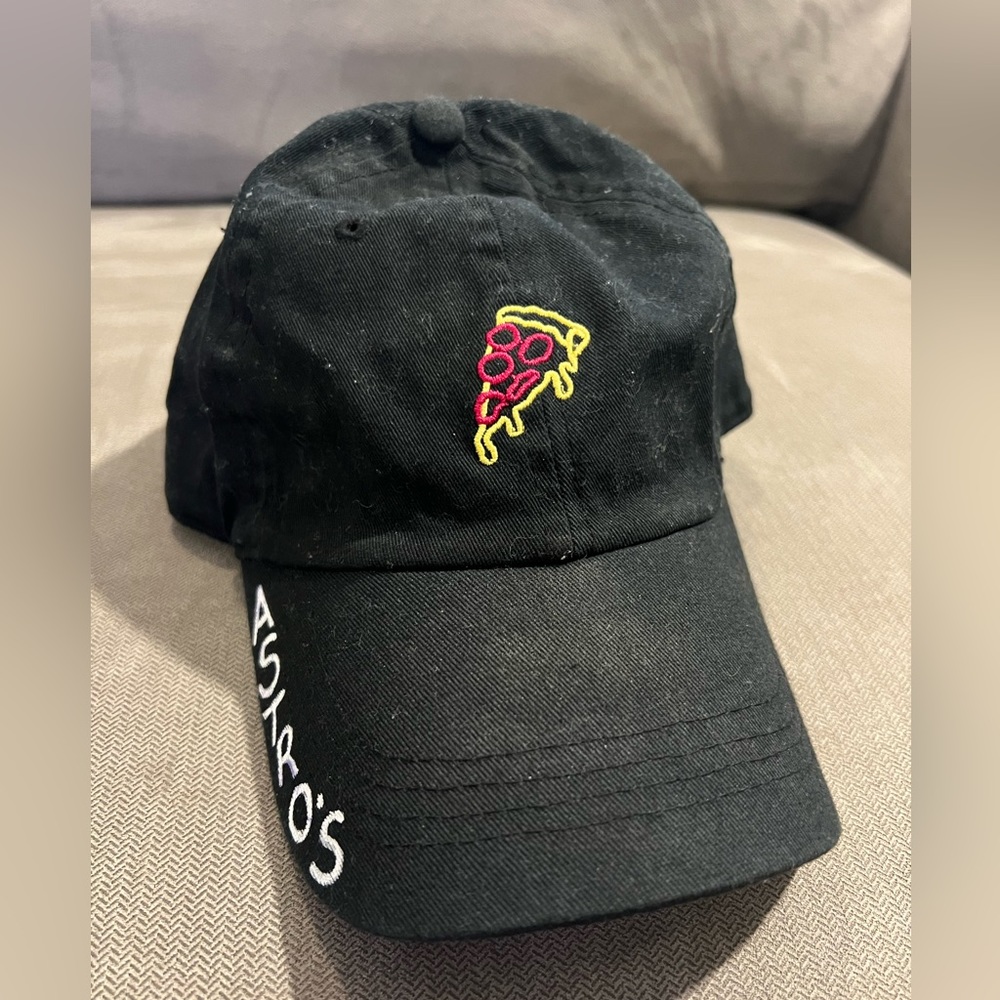 Astros Pizza Hat Amagansett Hamptons New York